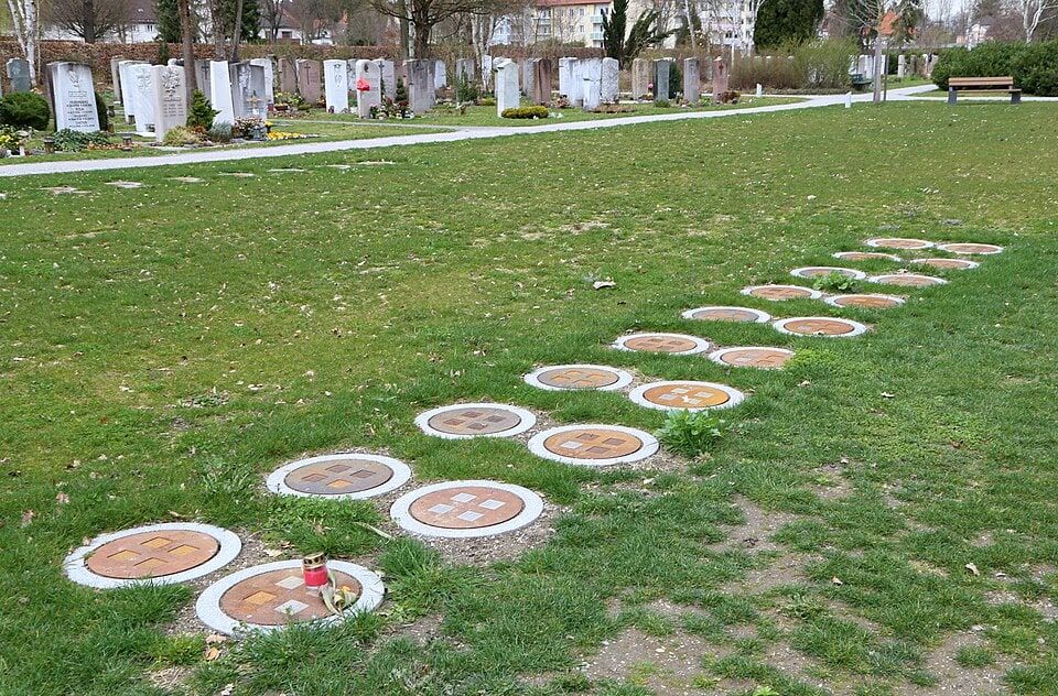 Grabfelder des Hauptfriedhofs auf Friedhof Rosenheim